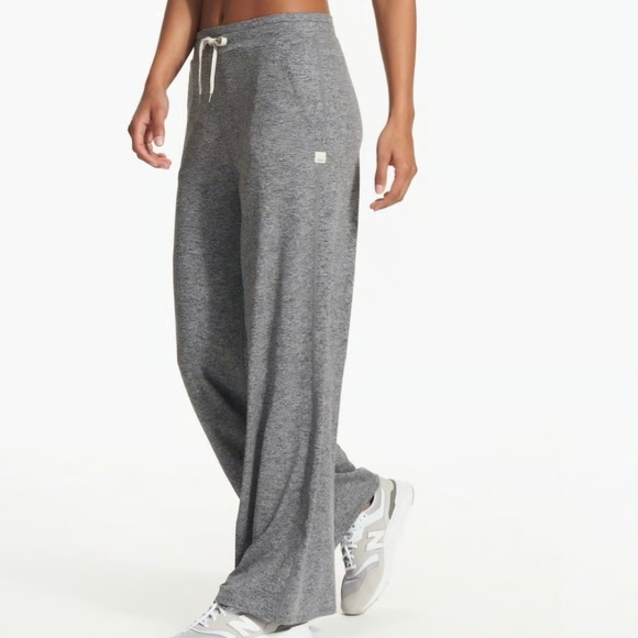 Vuori Heather Gray Wide-Leg Joggers - Picture 2 of 6